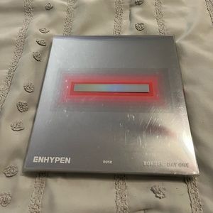 Enhypen 1st Mini Album - Border: Day One 1 FREE EXTRA PHOTO CARD